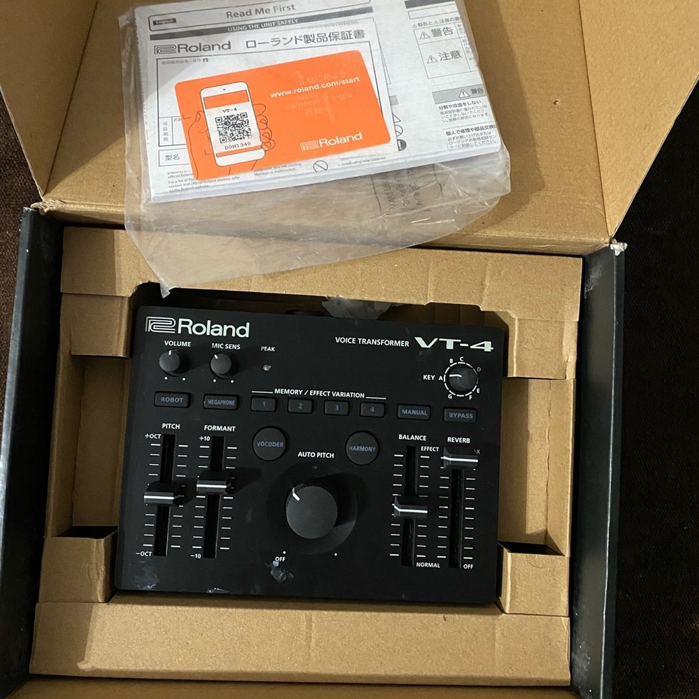 Roland VT-4 Voice Transformer in Black